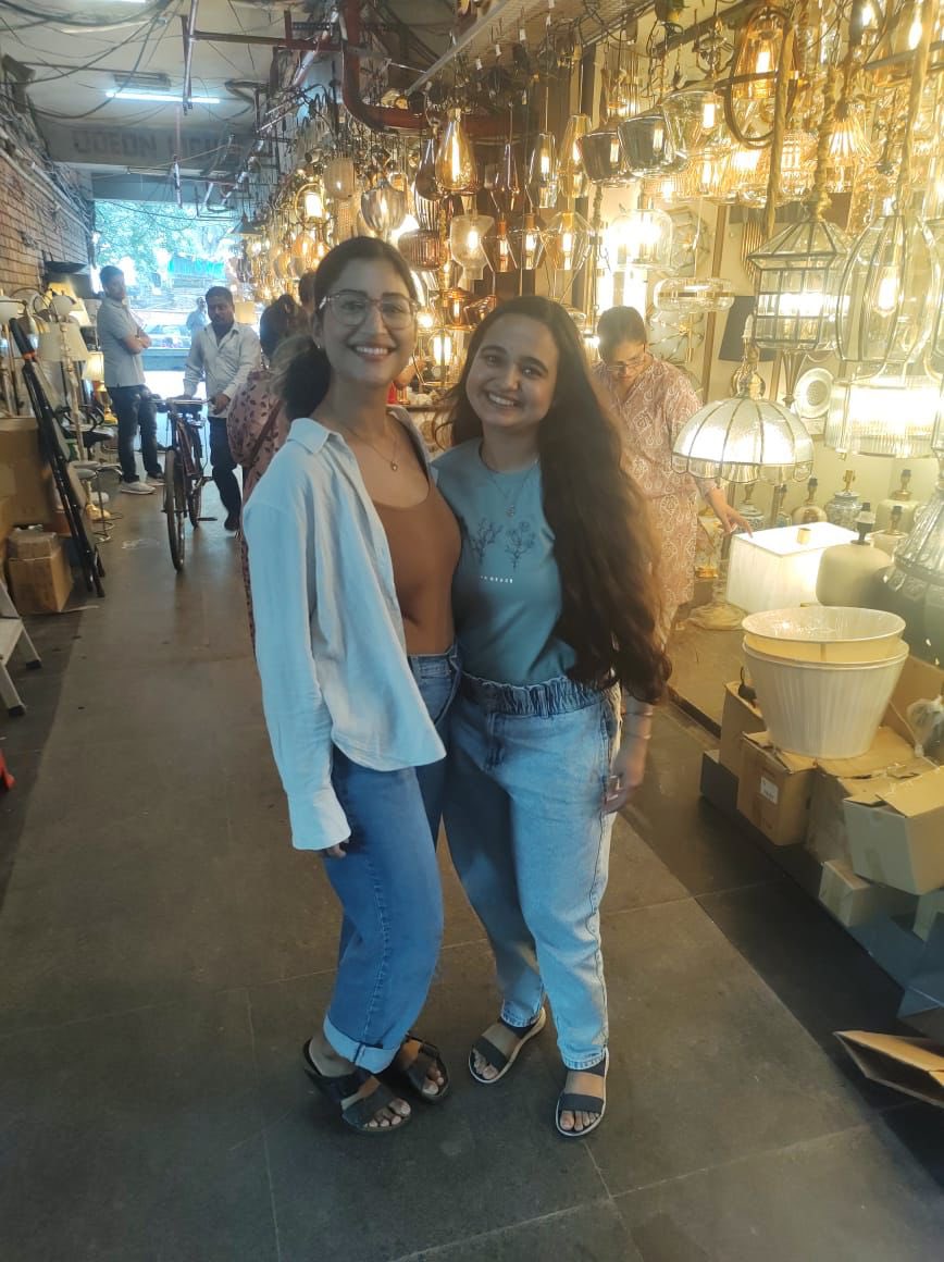 AusDHCIndia's tweet photo. Celebrating the #dosti between Australian and Indian students 👭🎓!
Great to catch up with fellow @ANUAlumni Devika Chawla - we both met as undergrad students in 2015 at @ANUasiapacific 🐤 and have been friends since. - Mish #DiplomatTakeover @StudyAUOfficial #StudyinAus https://t.co/8CIGo5m4fk