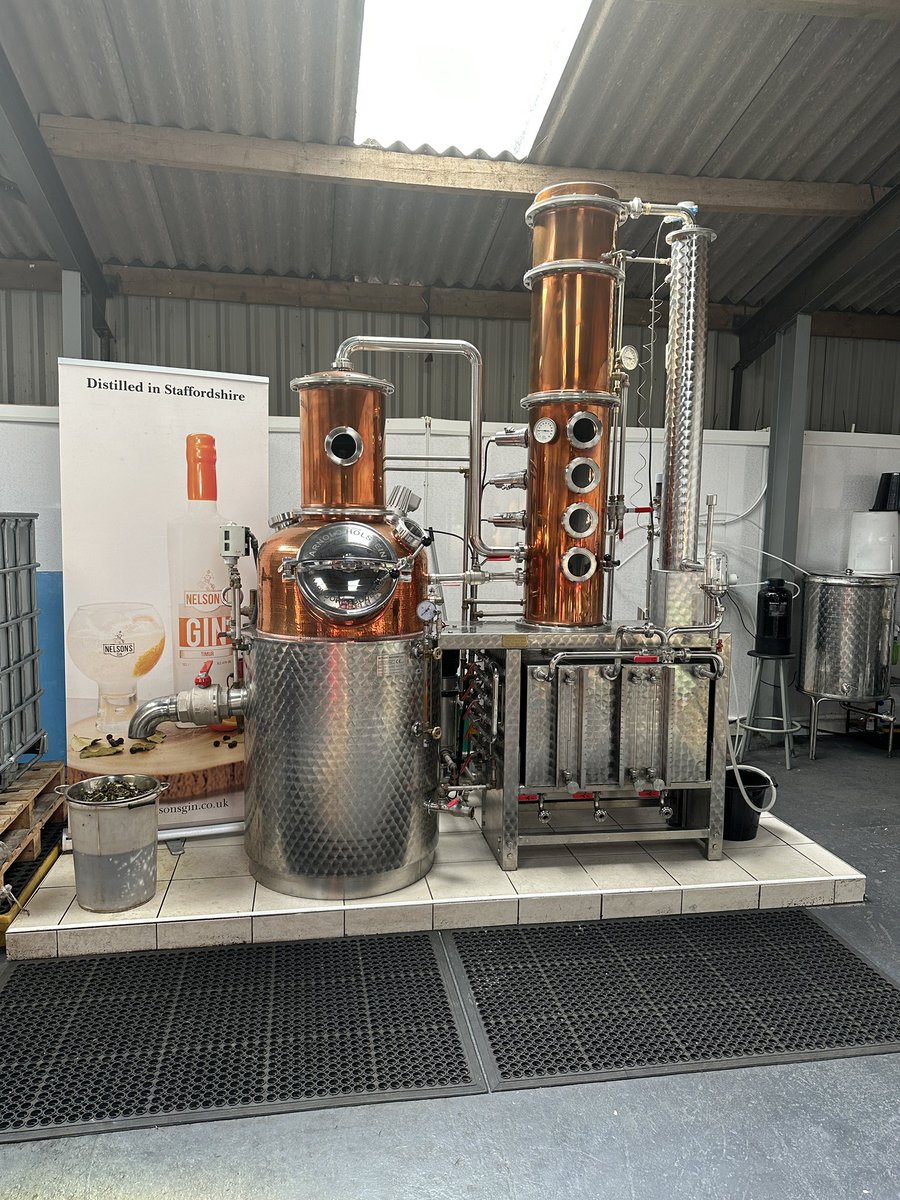 simesyb's tweet image. Wonderful day making gin @Nelsonsgin yesterday.

As for the main still, what an absolute beauty it is! #gin #gindistilling #ginmaking #happydays