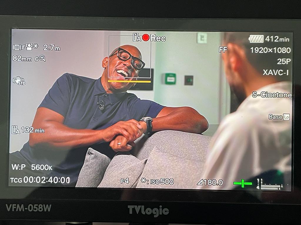 DionDublinsDube's tweet photo. New @ManUtd Skipper @B_Fernandes8 tells me How Honoured he is to be wearing the armband for United. Having chatted to him, I now know why they’ve made him SKIPPER! #Thankyou #FootballFocus #PremierLeague 
It’s on today at 12noon @BBCOne @BBCSport https://t.co/Ea9xSP3GbV