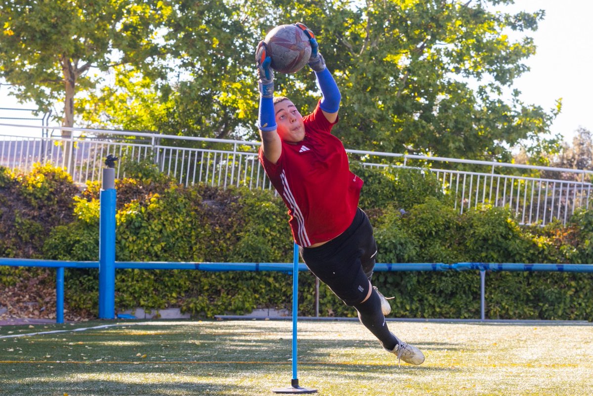TacTacATF's tweet photo. Hemos tenido una intensa semana de trabajo en Tac Tac - Academia Tecnificación Fútbol
Ha habido seisiones específicas para porteros, con Xabi y Nico.
¡Qué lujo tenerles con nosoros!
#formacion #valores #crecimientodeportivo #crecimientopersonal https://t.co/0VyDxqKzJu