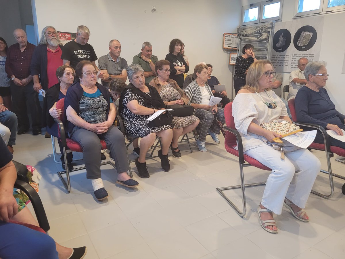 ManuelGermade's tweet photo. Non conhecen a ética, atacan a democracia e depredan o País.
Grazas a xente de Castrelo , Baiñas e Berdoias pola acolhida.
Seguimos 💪💪
#EólicaAsíNon
#ACOUGA https://t.co/8LxmS0zjNH