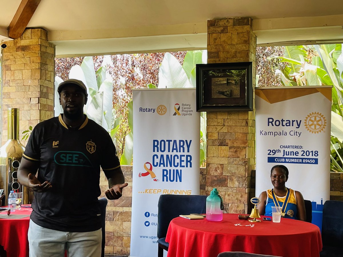 RotaryKlaCity's tweet photo. Dr Ivan Ssewanyana taking us through the marathon Do's and Don'ts.

▪️Eat healthy meals:- stay organic. 
▪️Stay hydrated
▪️Stay active &amp; avoid being Lazy
▪️No alcohol https://t.co/L8zdpzjXt8