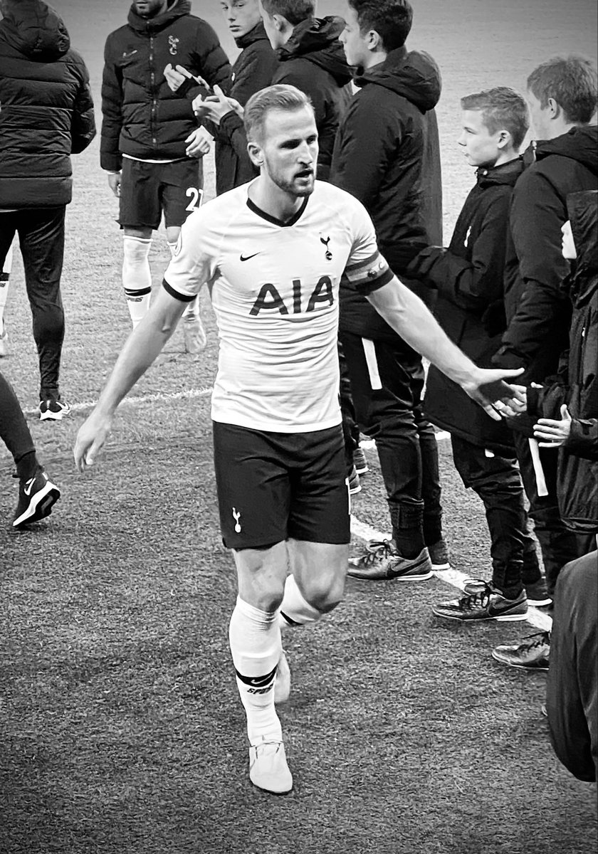 PeterCritchley's tweet photo. So long, King Harry, and good luck... Forever One Of Our Own 👌 #HarryKane  #Spurs https://t.co/fAOEvy6tyS