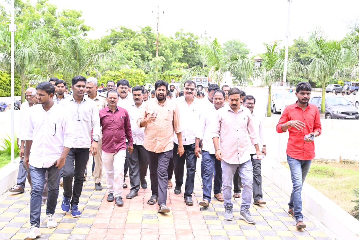 BACCHU KADU tweet media