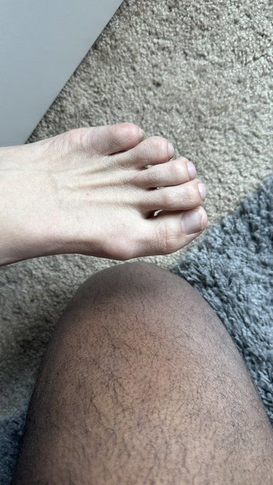 Some morning toes to suck 👣 👅 https://t.co/FjTVKpJZgF<a href="/tag/fartfetish"class="tags"><span>#fartfetish</span></a><a href="/tag/gassy"class="tags"><span>#gassy</span></a><a href="/tag/eproctophilia"class="tags"><span>#eproctophilia</span></a><a href="/tag/fartslave"class="tags"><span>#fartslave</span></a><a href="/tag/fartsniffer"class="tags"><span>#fartsniffer</span></a>