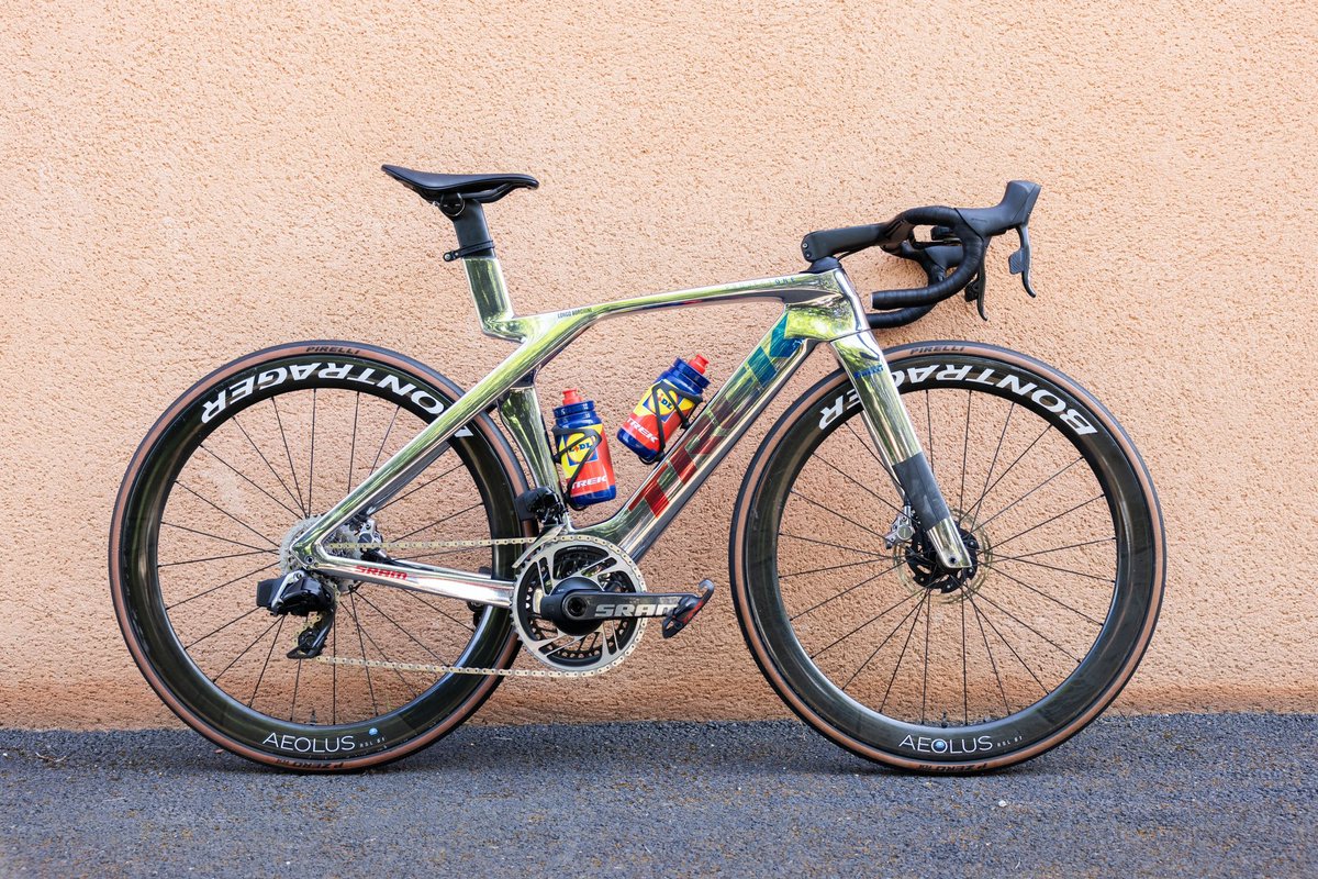 TREKJapan's tweet image. 【ブログ更新】
機材紹介🚴‍♂️ツール・ド・フランスファム 7色のスペシャルバイクをピックアップ🌈
#ProjectOne

記事を読む↓
trek.bike/tdff23tw