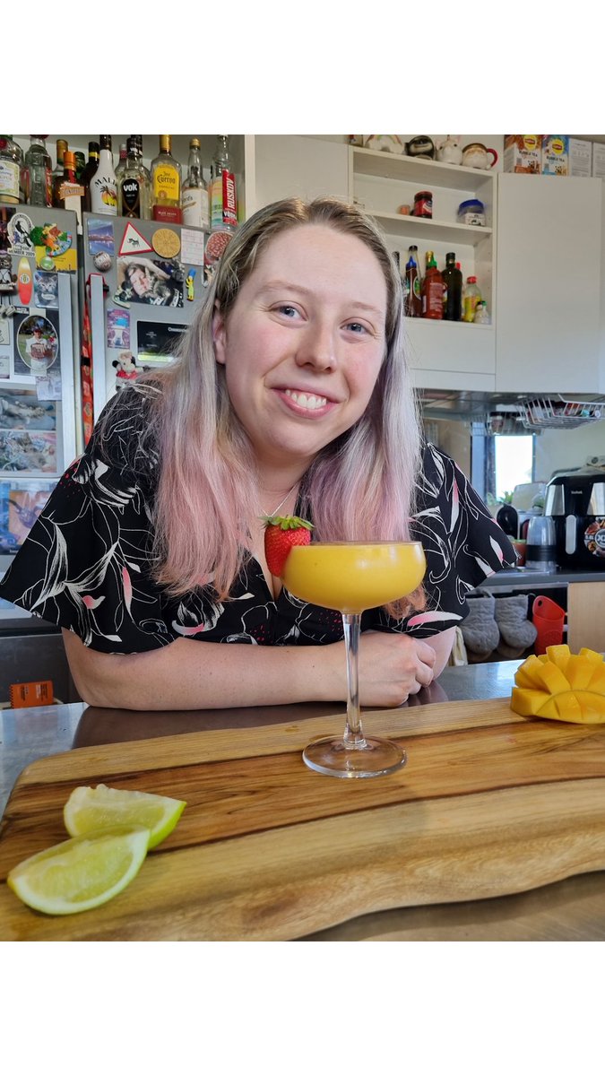 LilysLushLife's tweet photo. I just posted my Frozen Mango Daiquiri recipe on youtube and tik tok !! 👅💇‍♂️🦧

its super delish, if only the weather for frozen drinks would come back now 🧐 https://t.co/hoqwIKOHxE