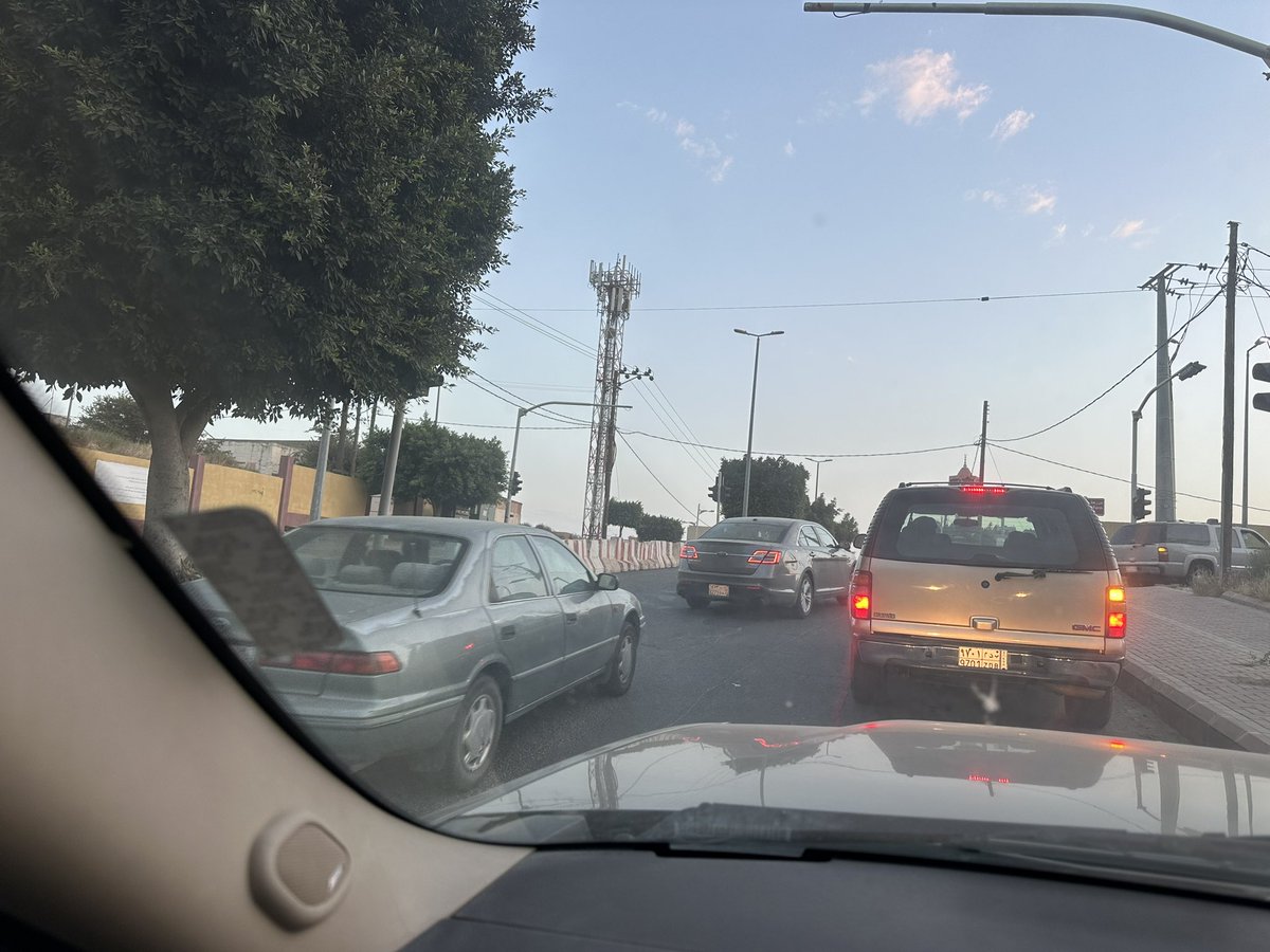 SDakhaisa's tweet photo. هذا التقاطع يخدم قرية البركة والمسعود والمدان وبني عبيد وتقفيل التقاطع شكل عبأ على مستخدم الطريق كما يزيد من التلوث بعد إطالة المشوار. https://t.co/w0NvYn7yvj
