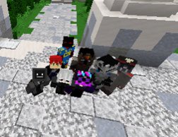 hoy fue noche de simios con un invitado especial