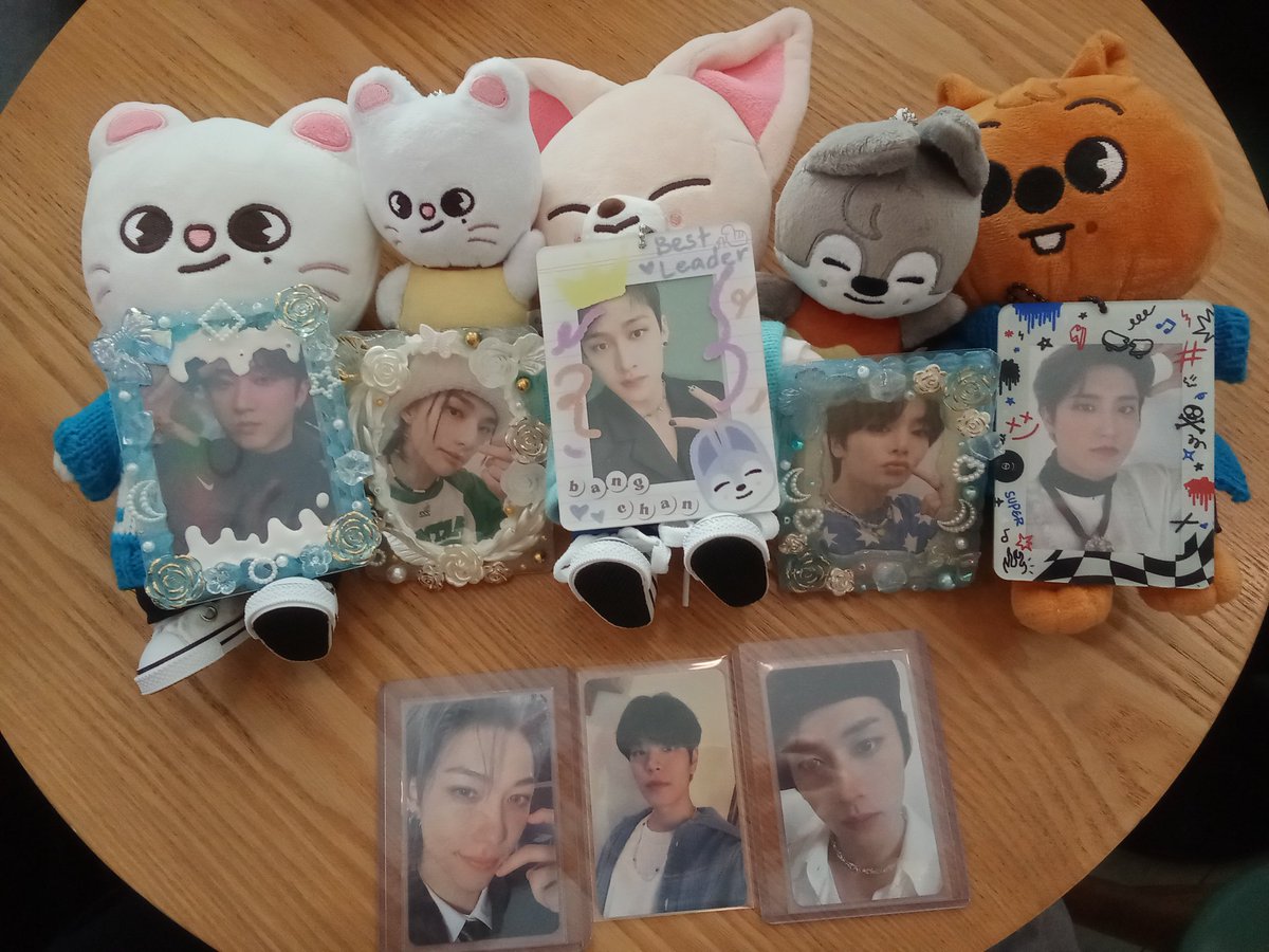 _uriracha's tweet photo. Boss Qoukks first CSE at nameet na niya ang kaniyang mga pinsan sa tuhod. Tenks @yangbise forda damit ni qoukkie <3. See you sa grad ko mga bading (@yangbise, @hyunjeaniret, @avibahng, @imchrln)

#StarsThatSTAY
#stayvillePH https://t.co/XipiX2fv9u