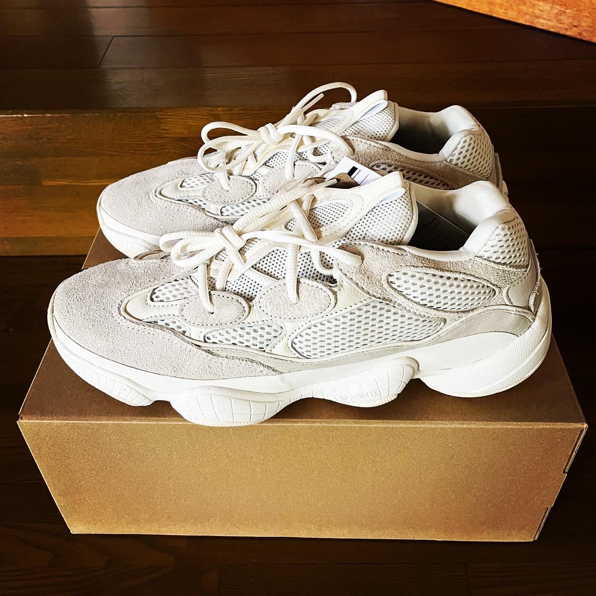 sneakermafia777's tweet photo. adidas YEEZY 500 Bone White GOT’EM👟✨
@yeezymafia 👑
#adidasoriginals
#yeezy500
#bonewhite
#kanyewest
#ye
#still
#yesyeezy
#kickstagram #igkicks #igsneaker #snkrpic
#sneakerhead #sneakergram #kickstagram
•
#hiphop #randb #raggae #followme #sneakers #snkrs
•
#フォローミー #スニーカー #スニーカーズ #足元倶楽部 #スニーカーコーデ
•
#おしゃれさんと繋がりたい
#スニーカー好きな人と繋がりたい
#ヒップホップ好きな人と繋がりたい