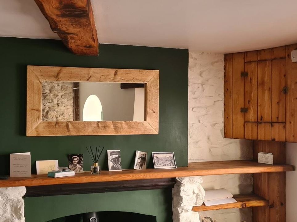 RRoseCarpentry's tweet photo. Rustic, rustic, rustic... We love rustic interiors!

Even better, we love rustic interiors using reclaimed materials!!

 #UpcycledFurniture #InteriorInspo #HomeDecor #ReclaimedWood #Woodworking #EcoFriendlyLiving #RusticDecor #RusticFurniture #CustomFurniture #CozyVibes #EcoConsc https://t.co/YFtUjzG2yp