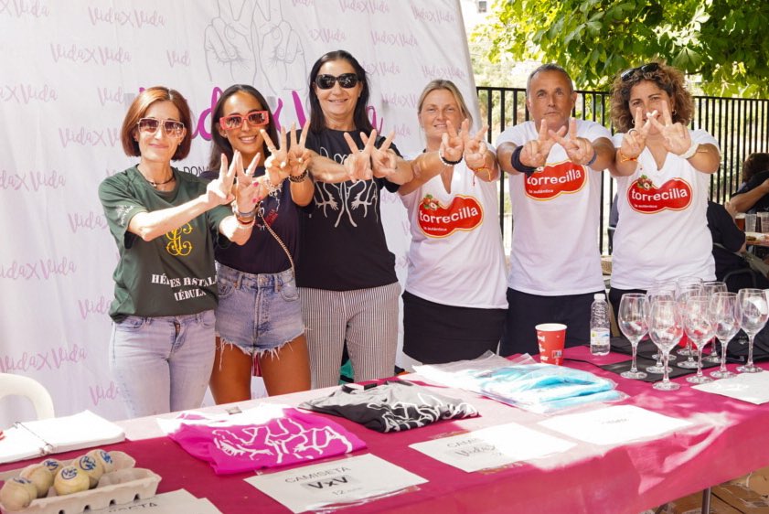 UAR_GAR_CAE's tweet photo. ESTAMOS CON La asociación VIDA X VIDA , #torrecillaencameros #larioja  , apoyando una causa solidaria @mtemprano @guardiacivil  @ContraCancerEs https://t.co/vdPuLxY38f