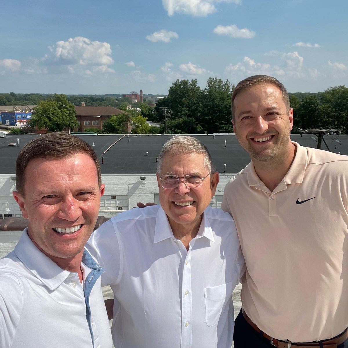 KyleKutuchief's tweet photo. From discussing the future of Middlebury on a roof with Zac Kohl @thewellakron to enjoying The Encounter: Akron @RubberCityThea @uakron, it is always a privilege to spend time in community with @knightfdn’s President @ibarguen. #knightcities https://t.co/2P1fgMEcxq