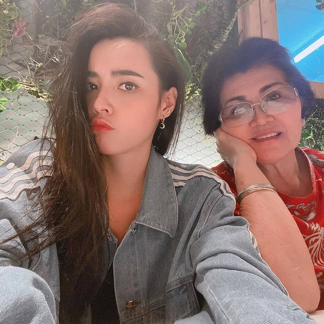Mookdaonly07's tweet photo. Happy Mother 's day 💙💙
#มุกดานรินทร์รักษ์ https://t.co/mw08DxYwV4