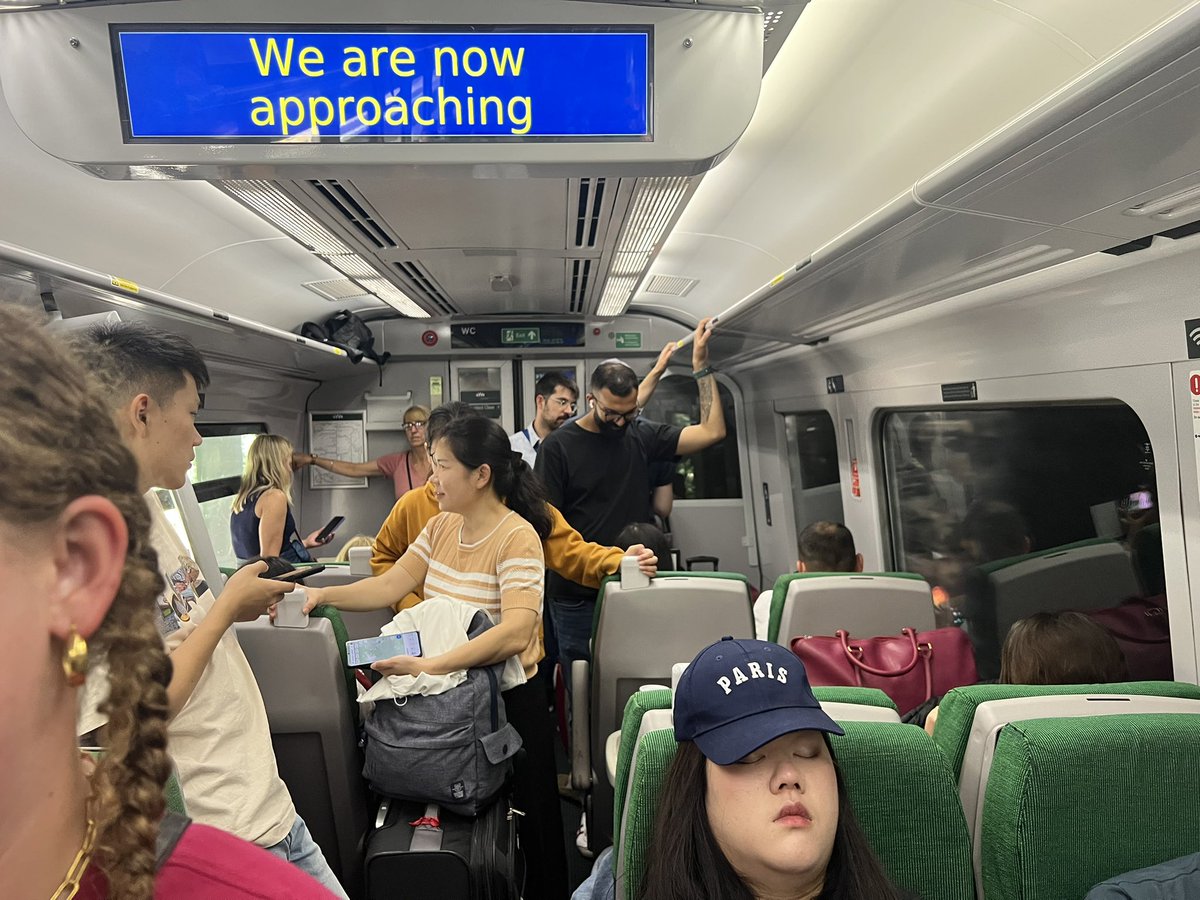 PeterBell_MnA's tweet photo. @GWRHelp 

Usual story on the Portsmouth to Cardiff line. Standing every weekend. Why oh why don’t GWR have at least a four carriage train rather than the three or two. Been doing this journey for over ten years. Hilariously bad service as always!!! https://t.co/Jk5JfPK693