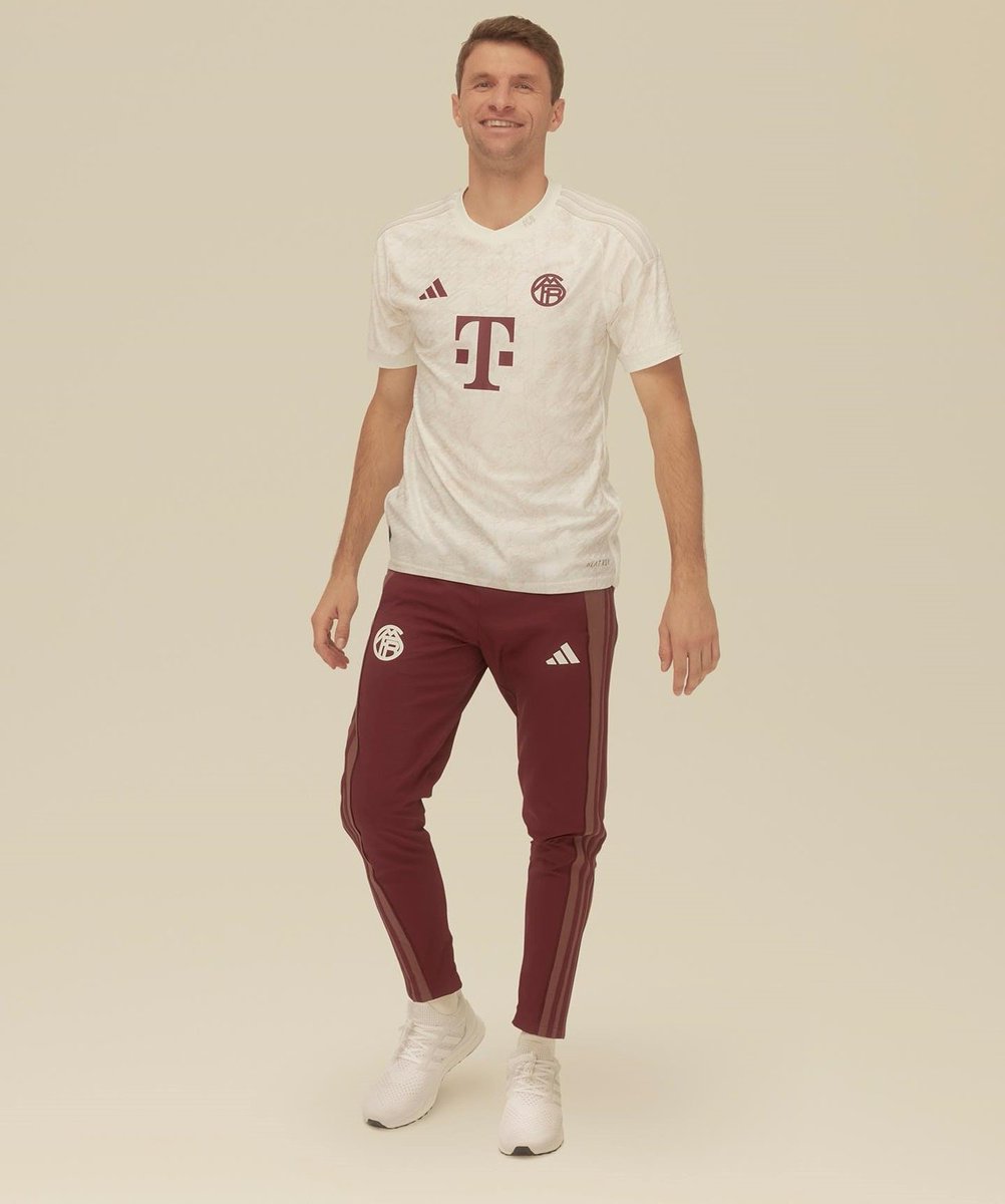 📸 Bayern's new third kit has been unveiled