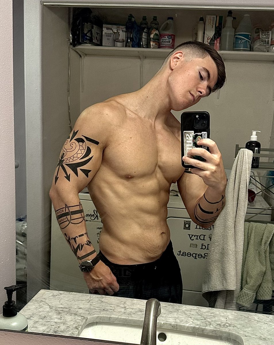 Clocked in at 13.5% bodyfat today. Sub 10 will be fucking insane. 👀