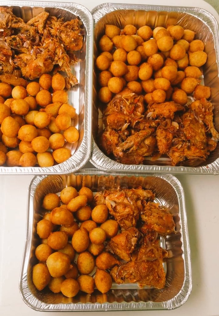 Olas_Nourish's tweet photo. Puffpuff and chicken combo will be available tomorrow. It's available in mini pack and platters. Send a DM to pre-order now.
Mini pack: #1,500
Platters: 6k upward
📞/WhatsApp: 07010524844
📍 Ibadan

Parrot| Frodd| #BushraDiaryLeaked
#BlackAugust | Pastor Adeboye| Lateef Adedimeji https://t.co/JlcvA3G06B