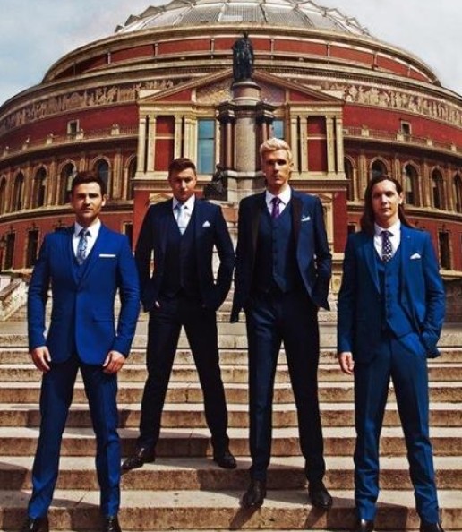 @lisaann2808 @Collabro @MichaelCollabro @ThomasCollabro I live in California and have never met them in person or seen them in concert.

When they do a reunion tour, I will fly to see them.

I still listen to their music every day!🌼