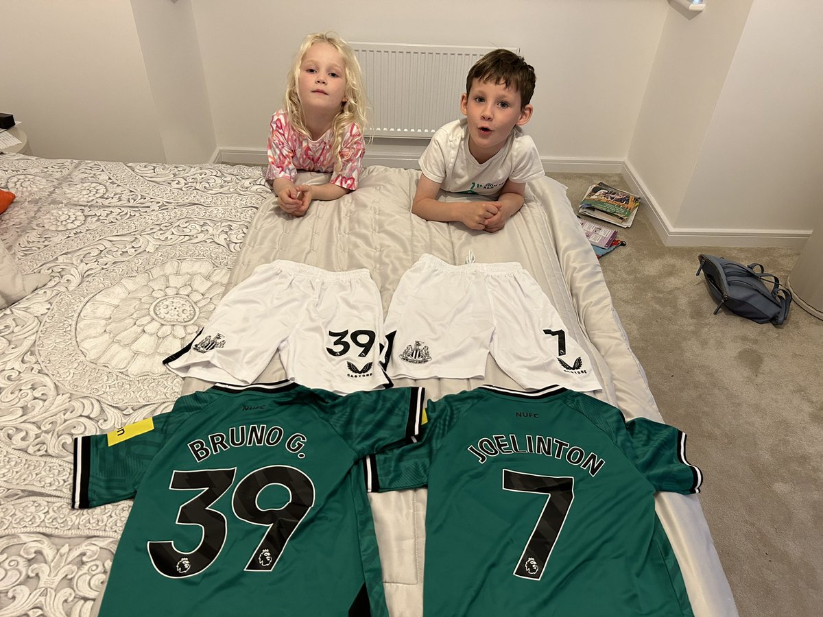Wills family are readied for the start of the premier league season 👍