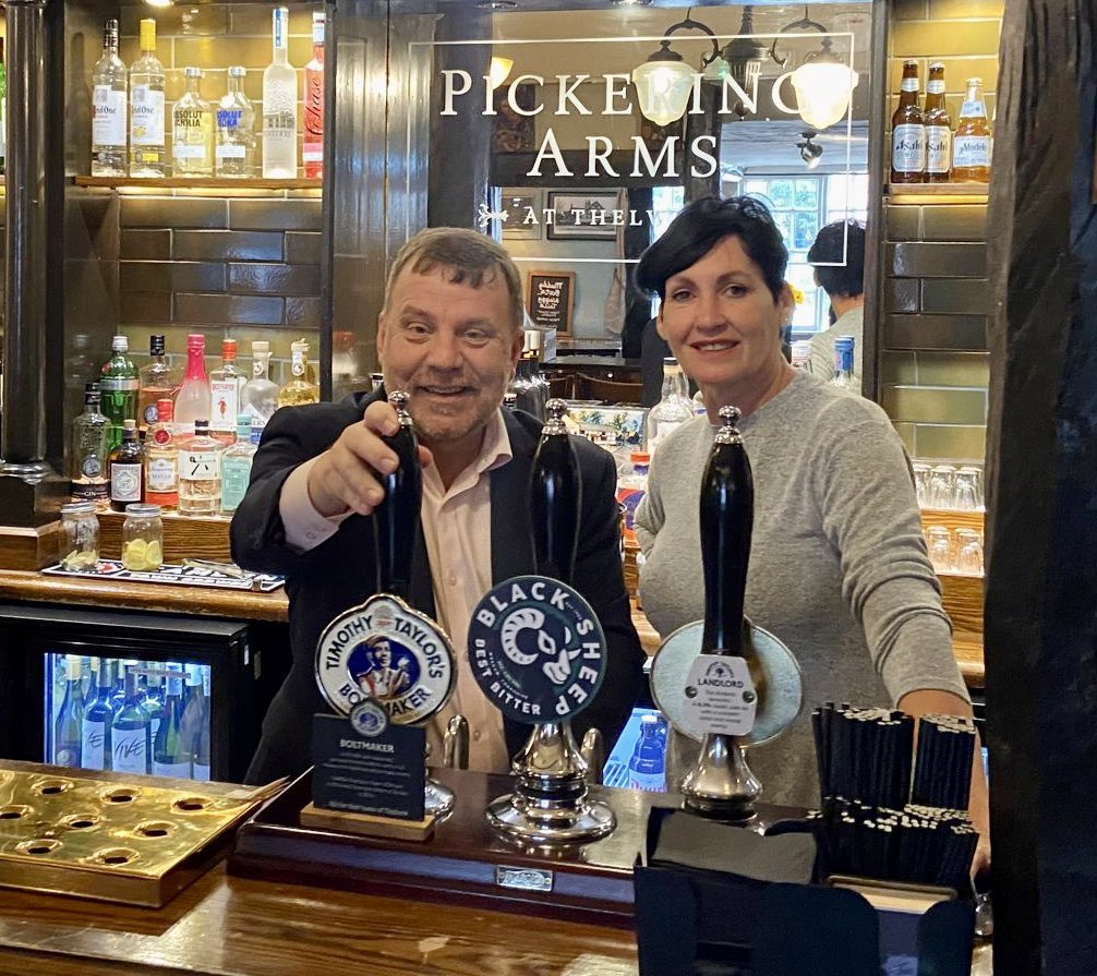 MrAndy_Carter's tweet photo. Always a pleasure to catch up with Helen at the @thepickthelwall to hear how business is going after national alcohol duty reforms and ahead of #pickfest over the August Bank Holiday. A lovely village pub! https://t.co/muvMYU9LuM