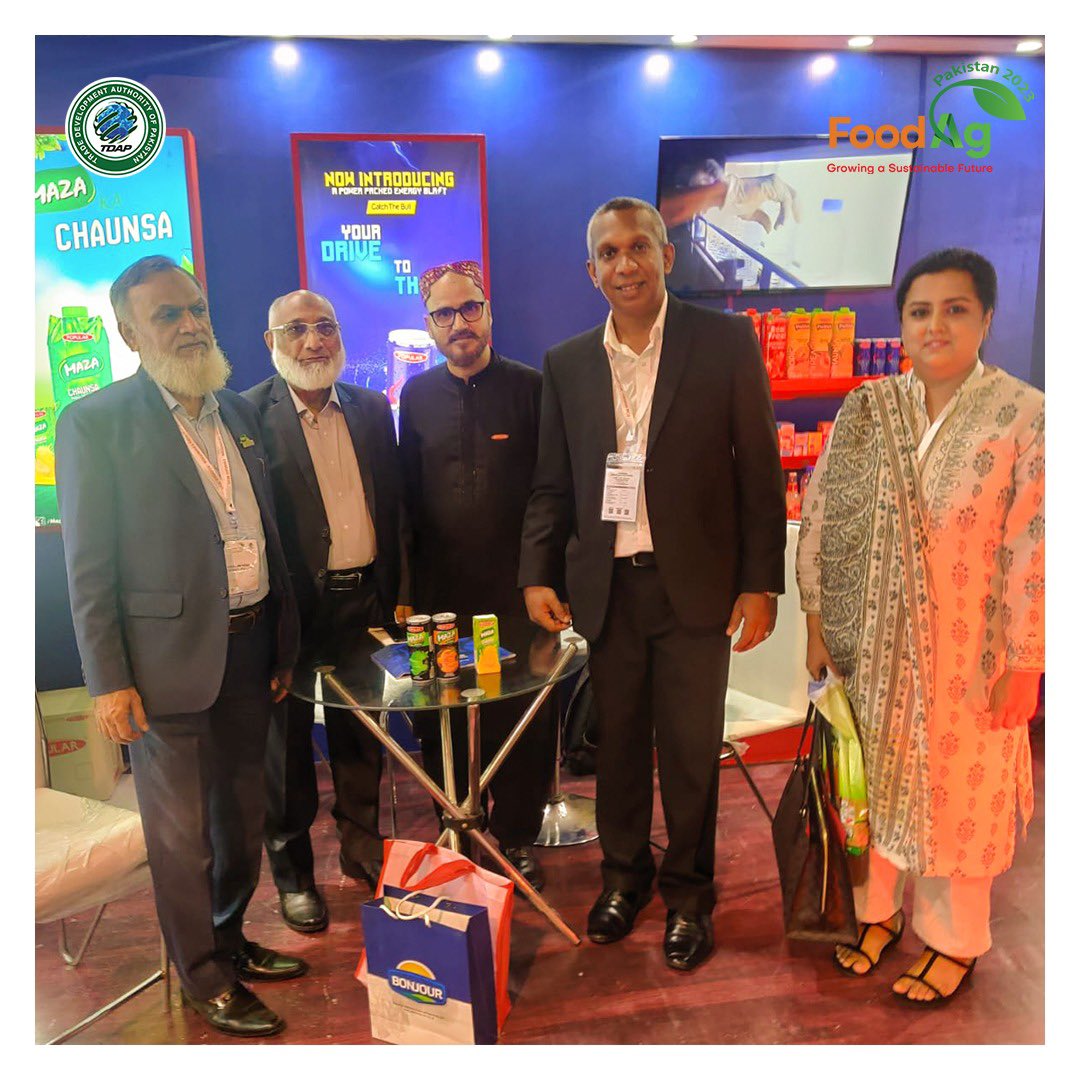 official_tdap's tweet photo. Local companies at FoodAg 2023 are all engaged in fostering global connections! Here we can see Sri Lankan delegates immersed in productive B2B interactions at Expo Center for Pakistan's first International Food and Agriculture Exhibition. 

They're exploring new avenues and cultivating partnerships for a sustainable future! 

@PakinSriLanka @GovtofPakistan @mincompk 

#FoodAg2023 #B2BSessions #GlobalCollaboration #SriLanka #Pakistan