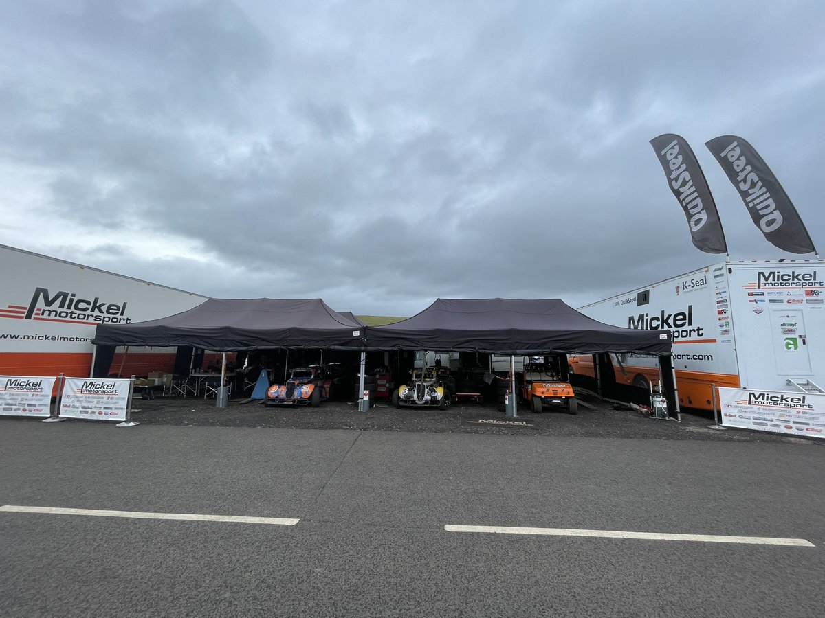 LimitedMickel's tweet photo. The wet 💦 conditions favour a few of our team drivers as the penultimate round of the @UKLegends @JLMlubricants Elite Cup kicks off today with the Elite Champion being decided in the final round tomorrow on our last weekend with #BTCC
#mickellucas #mickelmotorsport https://t.co/UGrLPZ3t4i