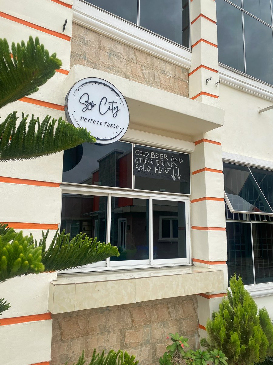 Sipcity_ng's tweet photo. Did you know we have a physical location? For dates, workspace, relaxation Sipcity has you covered 
Make it a date with us today.
#sipcity
#madeinJos
#spotsinjos https://t.co/r0QmYdRK20