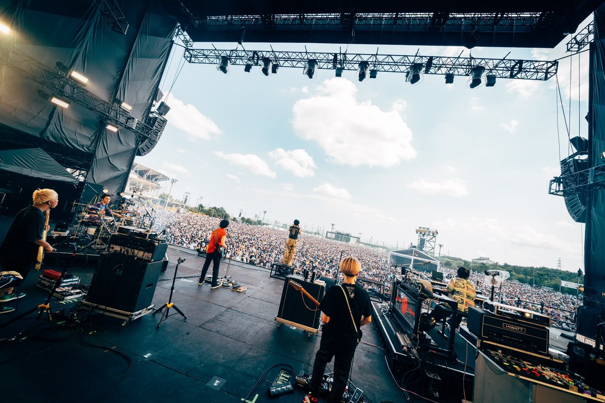 dish_info's tweet photo. 2023.08.12
『ROCK IN JAPAN FESTIVAL 2023』

🎧SETLIST🎧
1. No.1
2. 僕たちがやりました
3. 猫
4.揺れてゆく
5. HAPPY
6. 勝手にMY SOUL
7. JUMPer
8. 沈丁花
https://t.co/mjC33WCzD1

ありがとうございました⚡️
引き続きお楽しみください！

@rockinon_fes
#ロッキン
#DISH https://t.co/3J22xclKKr
