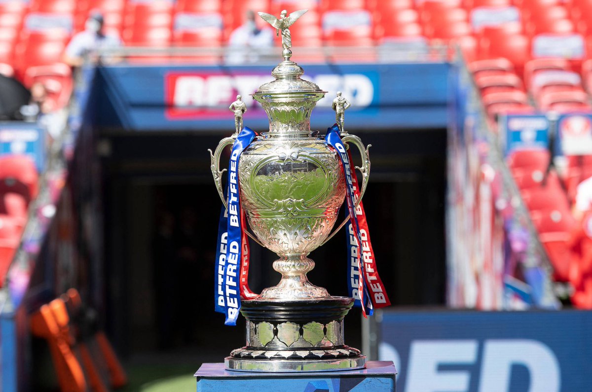 CUP WINNING CUSTOMS? 🔴⚪️🏆 • It’s been a busy week getting through orders ready for Wembley today! Thanks to everyone that placed an order and I really do hope you get that win at Wembley today🤞🏻 • #hullkr #uptherobins #hkr #rugbyleague #challengecup #challengecupfinal #hull