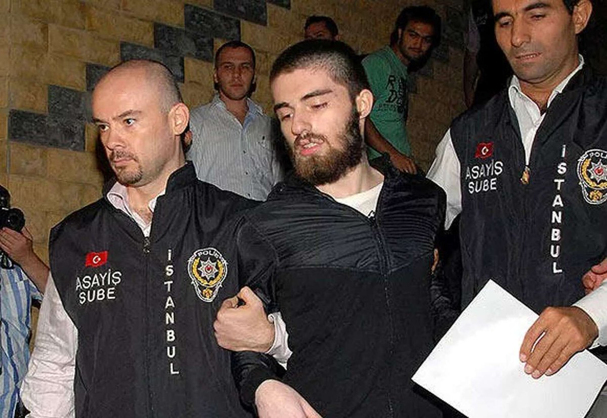 Münevver Karabulut'un babası tarafından Adalet Bakanlığı'na verilen Cem Garipoğlu'nun mezarının açılması yönündeki şikayet dilekçesi, bakanlık tarafından reddedildi. (Habertürk)