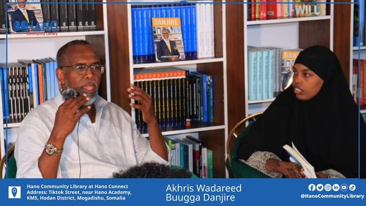 HanoLibrary's tweet photo. Maktabada Dadweynaha ee Hano ayaa qabatay barnaamij lamagac baxay Aqris wadareed oo ku casumanaay Ambassador Mohamed Ali Nur ( Ameeriko ) @AmbAmerico
#Hanocommunitylibrary https://t.co/eWpa8JV1rj
