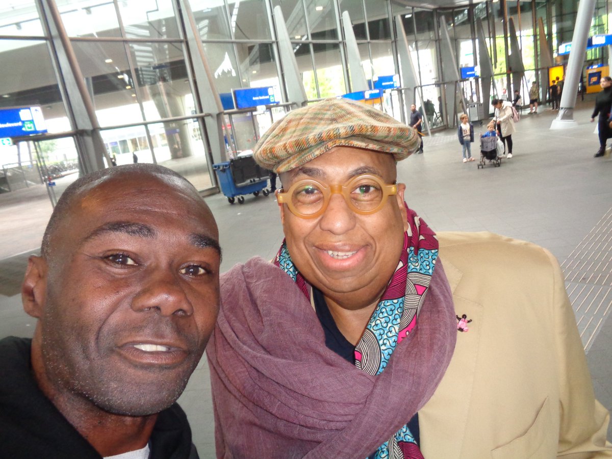mikewaterval's tweet photo. mikey mike@amsterdamzuidoost with theatermaker regisseur and voormalig politicus john leerdam
@JohnLeerdam
@adamzuidoost
#voormaligpoliticus
#theatermaker
#johnleerdam
#amsterdamzuidoost
#regisseur
#blackarchievementmonth
#auteur
#stichtingjuliusleeftcaribbean https://t.co/ebMdyssM3k