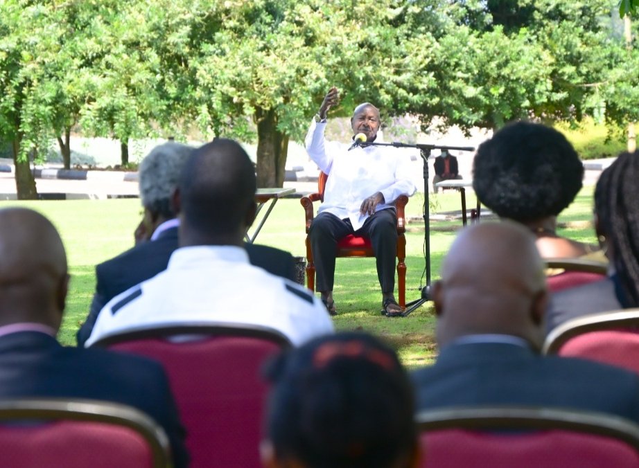 President Yoweri Kaguta Museveni on Thursday 10th August 2023 met a group of Ugandan Scientists at State House Entebbe. During the meeting, the two parties deliberated on the best ways to promote local science projects that would in turn steer socio-economic transformation in