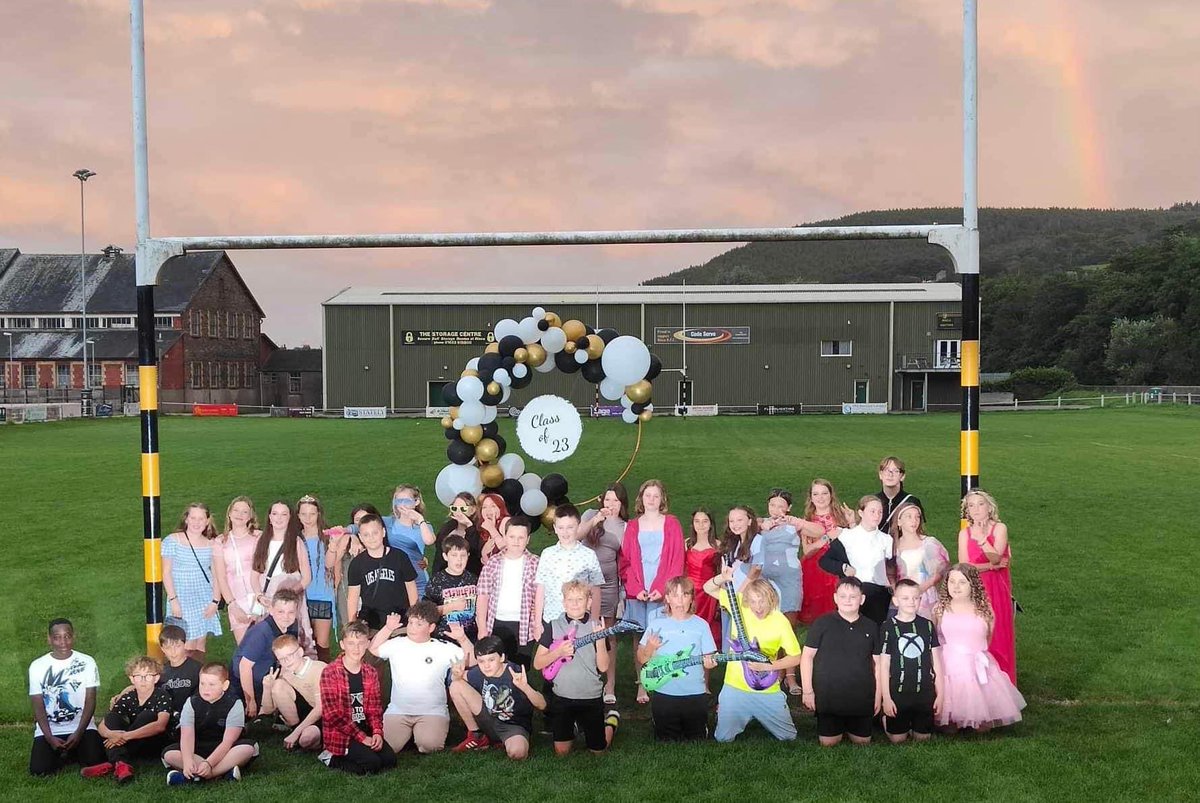 adi_jarvis's tweet photo. Ty Sign Primary Leavers 2023’ 🥰❤️🎊 #tysignprimary #leavers23 #bringoncomp https://t.co/Oig35XqzTi