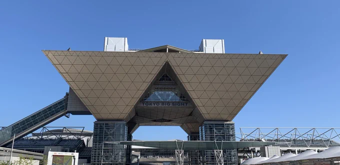コミケ離脱──  ぼざろのけろりら氏と水星のプリン体という初日の神の本を買えたので、概ね満足……!