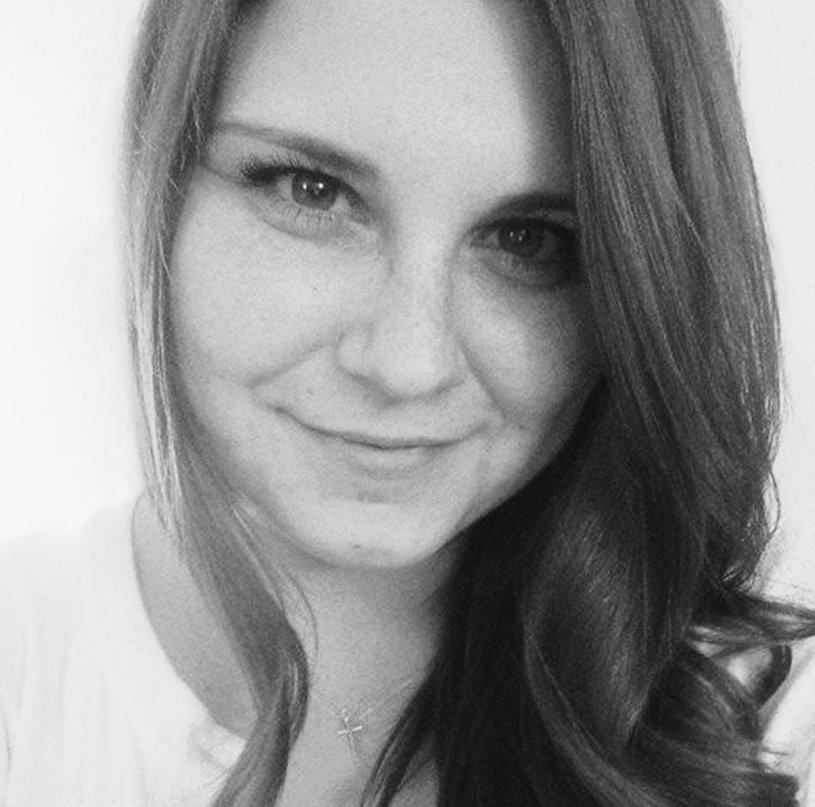 Anonymous00708's tweet image. 12.August 2017
Heather Heyer (32) wird in #Charlottesville,Virginia USA
von einem Rechtsextremisten während einer Demo gegen Rechts ermordet
Ihr letzter FB-Beitrag lautete:
&quot;Wer sich nicht empört,schaut einfach nicht hin&quot;
Kein Vergessen!
#AfDVerbotjetzt #Behinderte #Höcke #fckafd