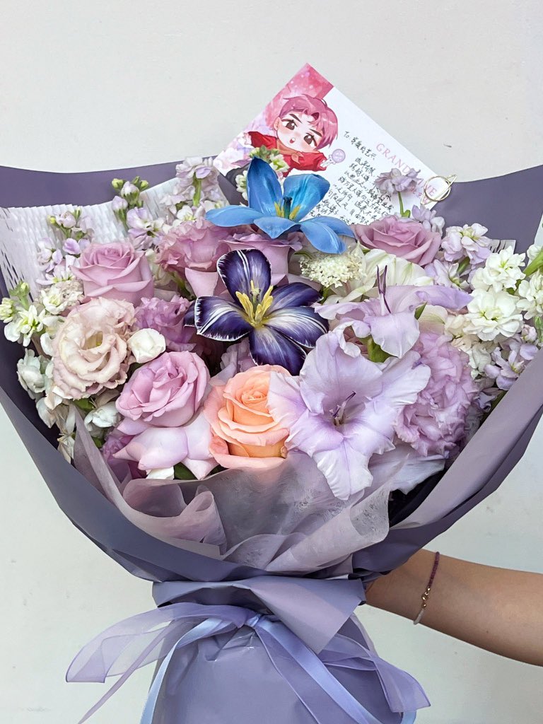 Layzhangcharms's tweet photo. @layzhang Our part of Fan Support for @layzhang GRANDLINE 3 concert in Beijing  💐 Day 1 
#LAY_GRANDLINE2023 https://t.co/RycOQrdP3q