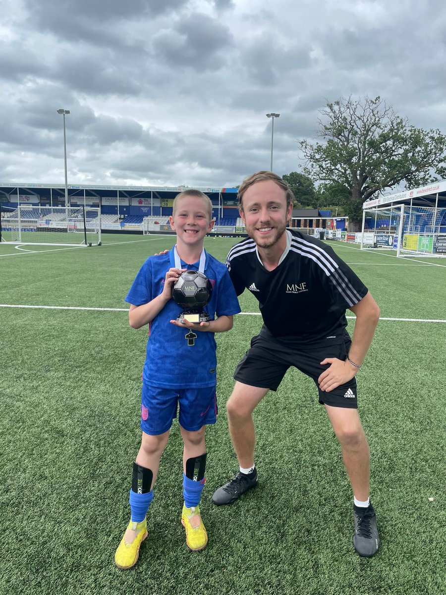 Mark Noble Football tweet media