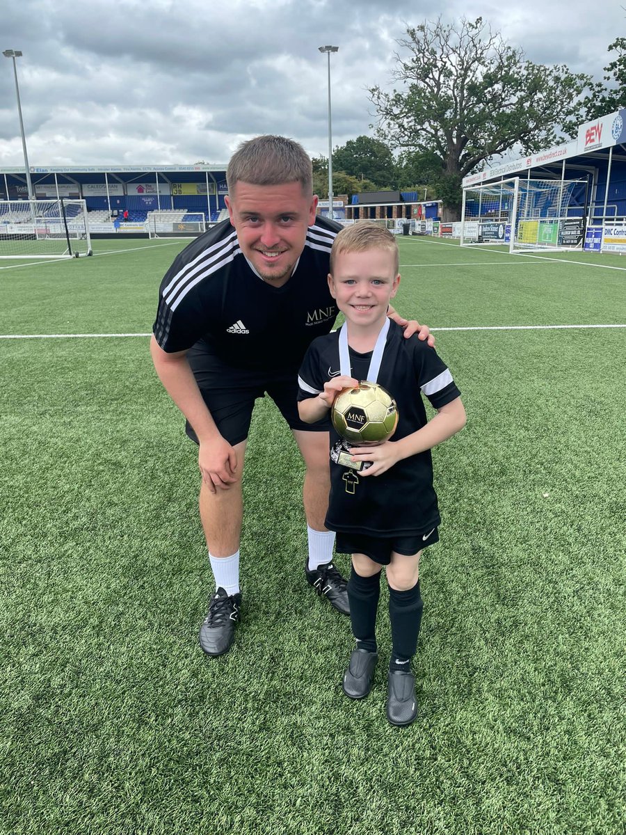 Mark Noble Football tweet media