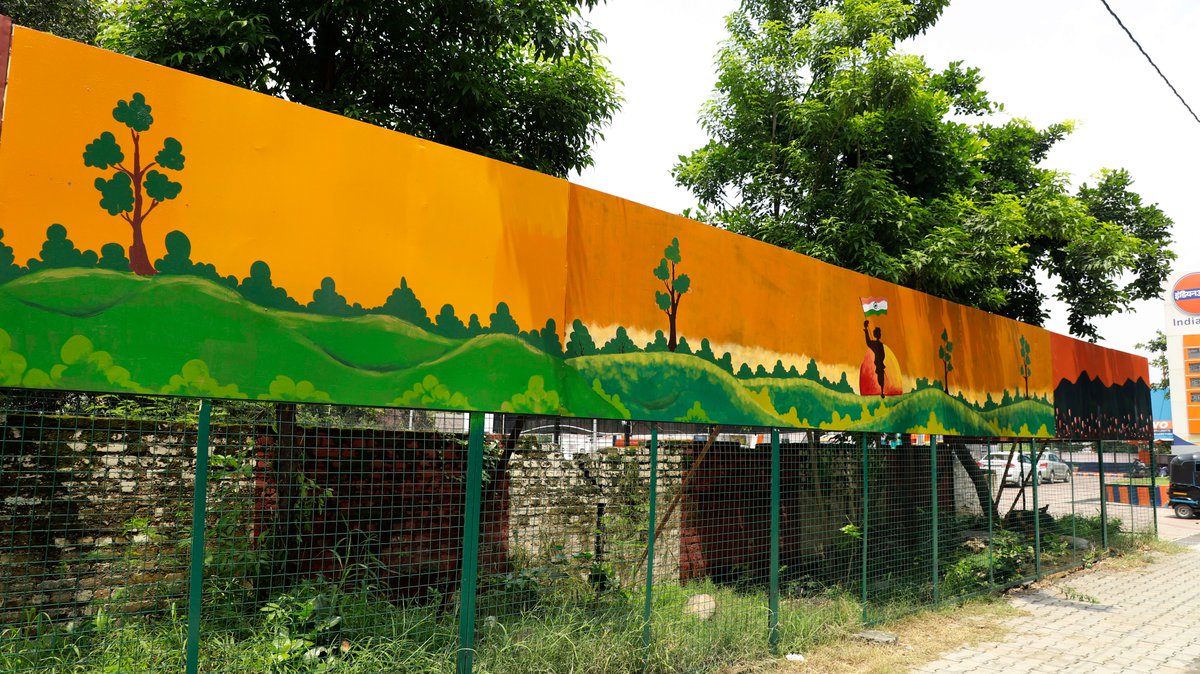 Colors of Tribute. Under #MeriMatiMeraDesh campaign, a heartfelt homage to our heroes. Painting gratitude outside SRTC Yard, Bikram Chowk.
<a href="/OfficeOfLGJandK/">Office of LG J&K</a>
<a href="/SmartCities_HUA/">Smart Cities Mission</a>
<a href="/yaduvanshirahul/">Rahul Yadav</a>
<a href="/RakeshKGupta_/">Rakesh</a>
@AshishAnandTalk