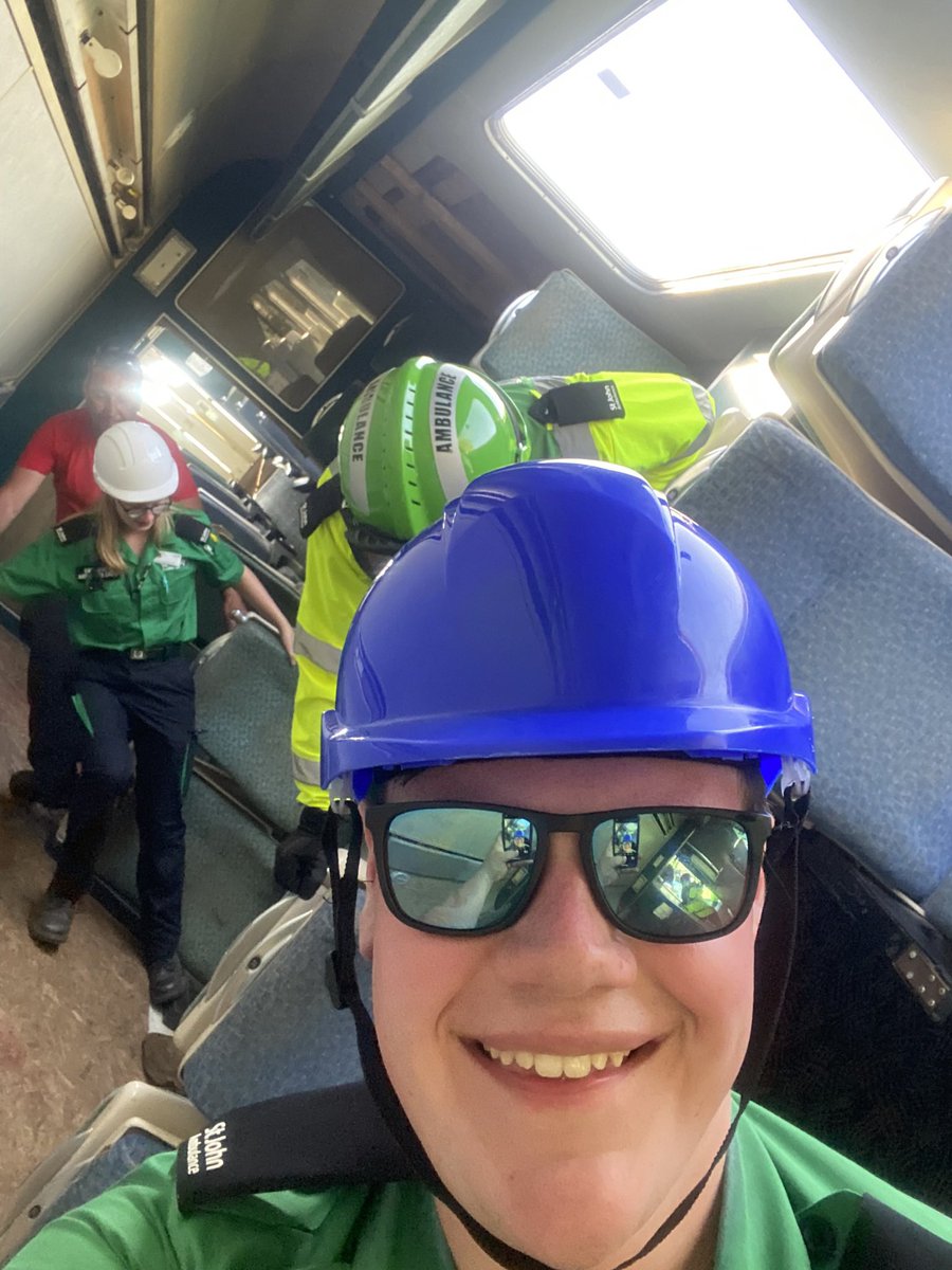 JoshuaBG03's tweet image. An amazing week at #ibtphem, had the opportunity to learn so much and work alongside some amazing future HEMS clinicians! Best of luck to all the candidates for starting on HEMS teams across the country
@SJAOperations @stjohnambulance