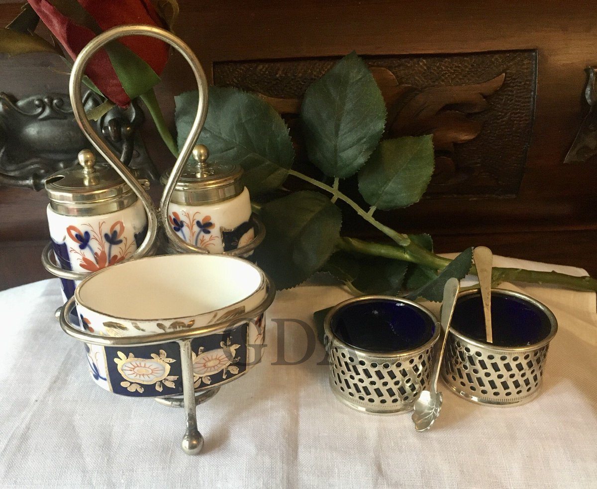 maviedanslart's tweet photo. Make a special gift of silver or silver plate. Cruets and napkin rings.
See them at,
https://t.co/2hHxQyYO16
#UKGiftHour #UKGiftAM #UKWeekendeHour #SundayFringe #SmartSocial #GiftIdeas #Reuse #Vintage #Antiques #silver #weddinggifts #christeninggifts https://t.co/h322YWk0wp