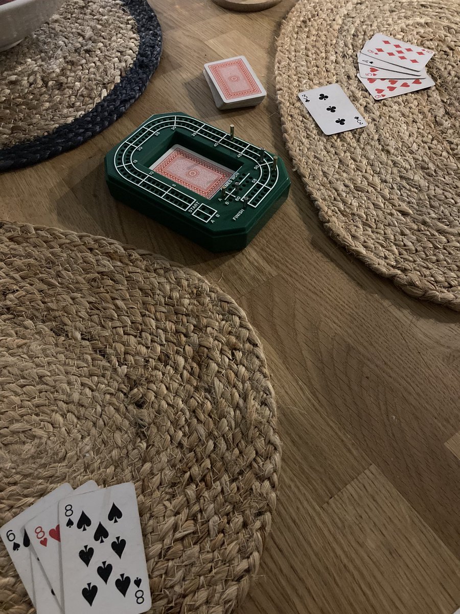 axcxw_'s tweet photo. Finally beat @FireChimp at cribbage last night! Only took 15 yrs! X https://t.co/roUZxKQwbr