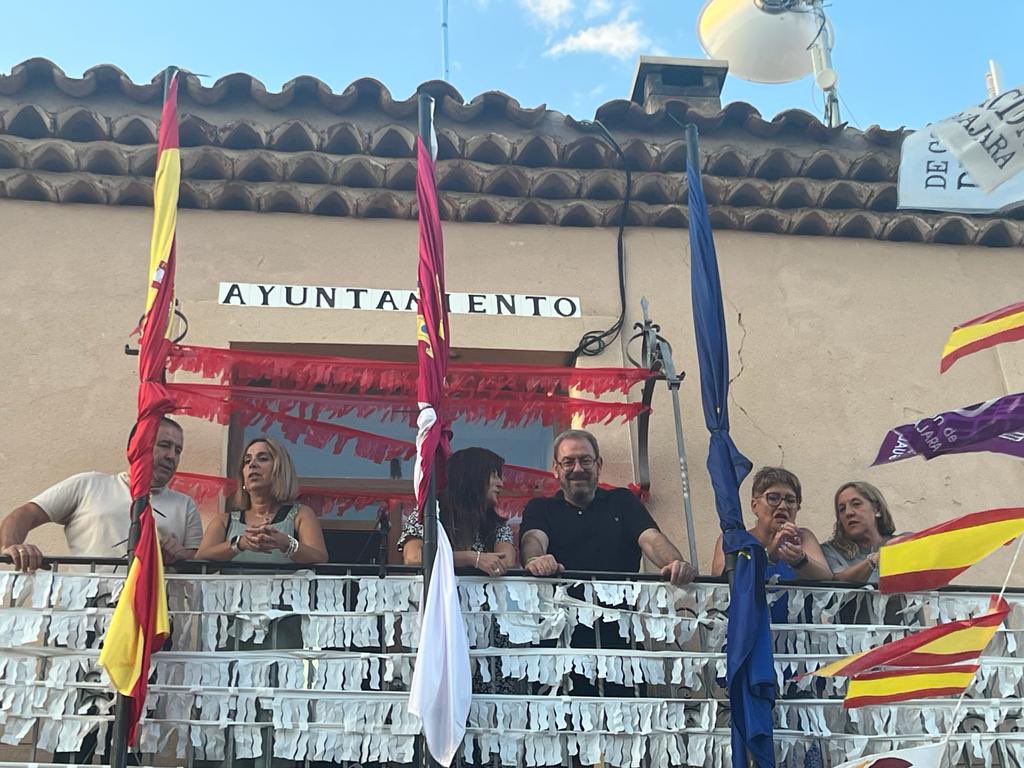eroblesg1972's tweet photo. #Adobes comienza sus fiestas en honor a Santa Cristina, fiestas arraigados a la tierra y sus tradiciones, los adóbanos disfrutarán de una amplia programación de actos. Gracias Cristina Murciano López por la invitación y tu hospitalidad. https://t.co/QnAB3qWi0y