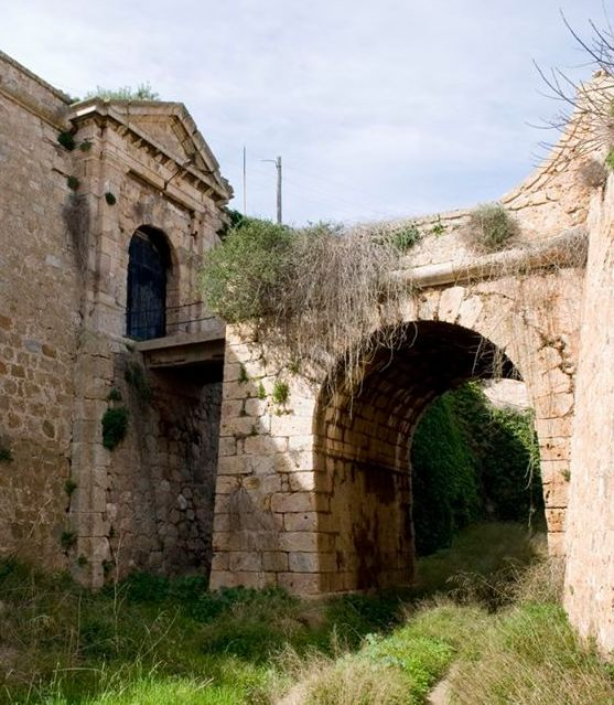 HOSTECAR's tweet photo. El Castillo de Galeras está catalogado como Bien de Interés Cultural ⭐

Desde este castillo se proclamó el "Movimiento Cantonal" con un disparo de cañón, el 11 de Julio de 1.873. Los Cantonales le nombraron Capitán de todos los castillos.  🫡

¿Lo sabías? 🤔 https://t.co/OGklhG6AD5