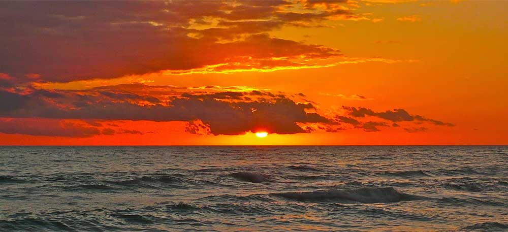 Red sky in the morning, sailors take a warning.🌄