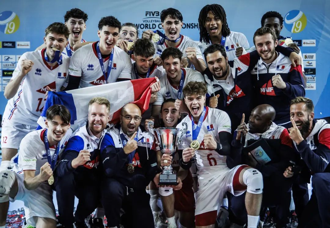 🇫🇷 CHAMPIONS DU MONDE 🤩

Nos volleyeurs tricolores décrochent leur tout premier sacre mondial dans la catégorie U19 🏆