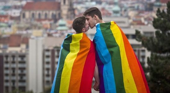 Hoy celebramos el día internacional de la juventud. Por una juventud sin miedo a ser lo que quiera ser y libre de LGTBIfobia